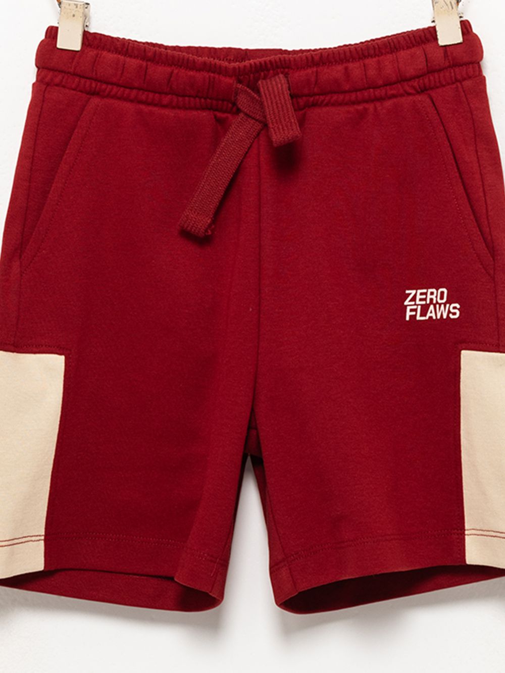 מכנסיים קצרים