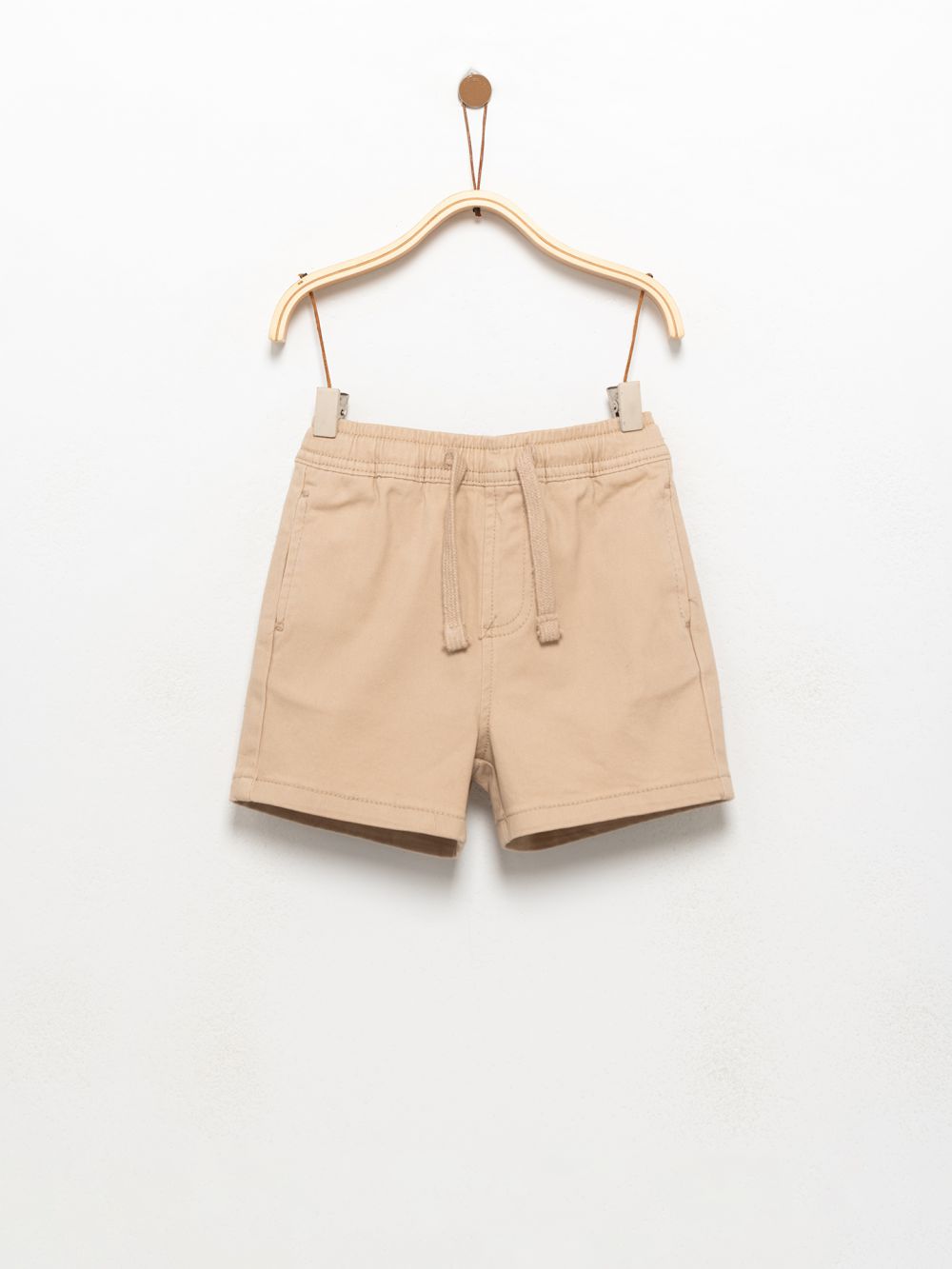 מכנסיים בגזרת צ’ינו