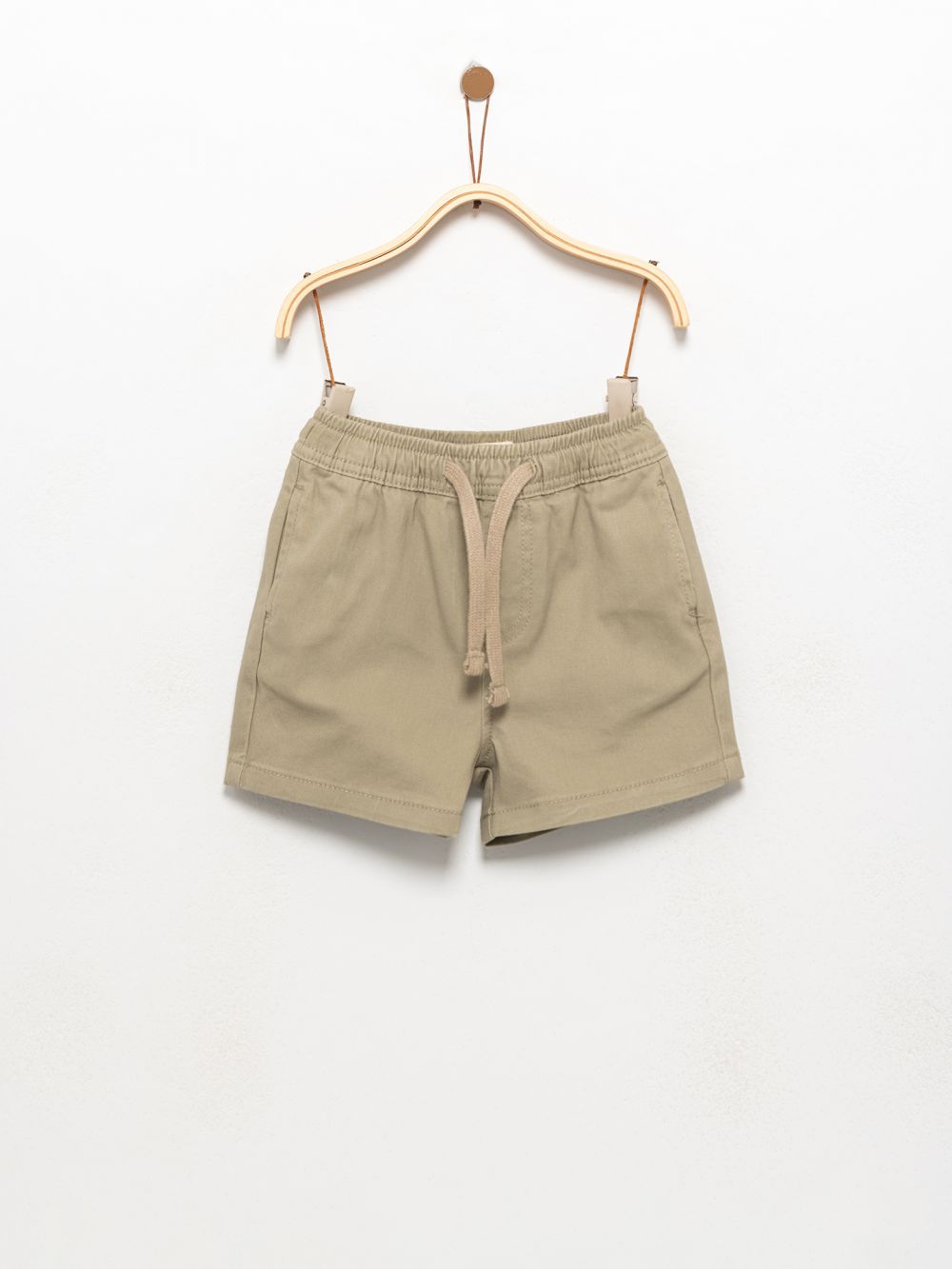 מכנסיים בגזרת צ’ינו