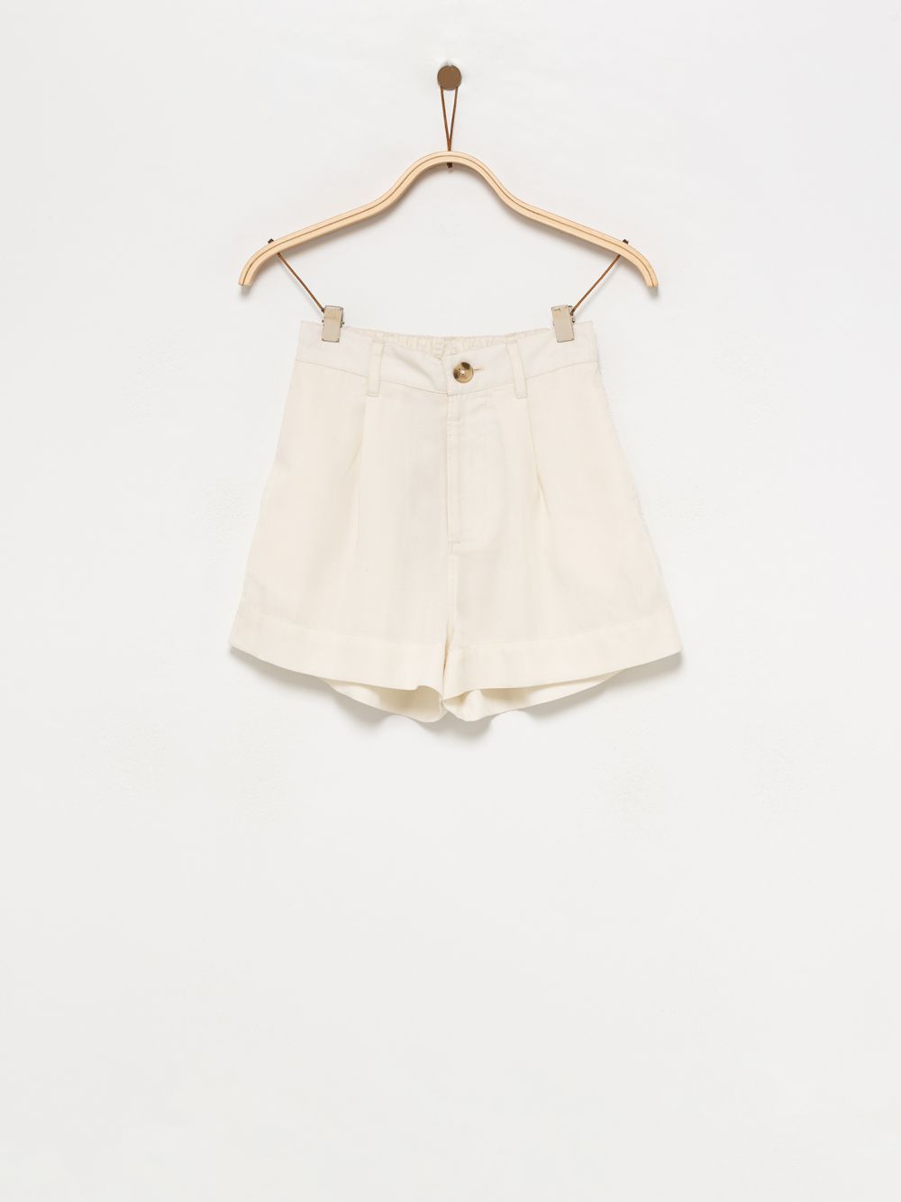 מכנסיים קצרים מחוייטים