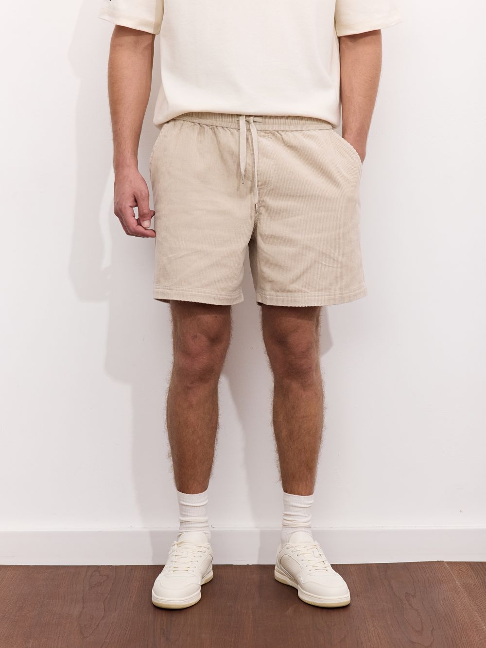 מכנסי קורדורוי עם מותן אלסטית