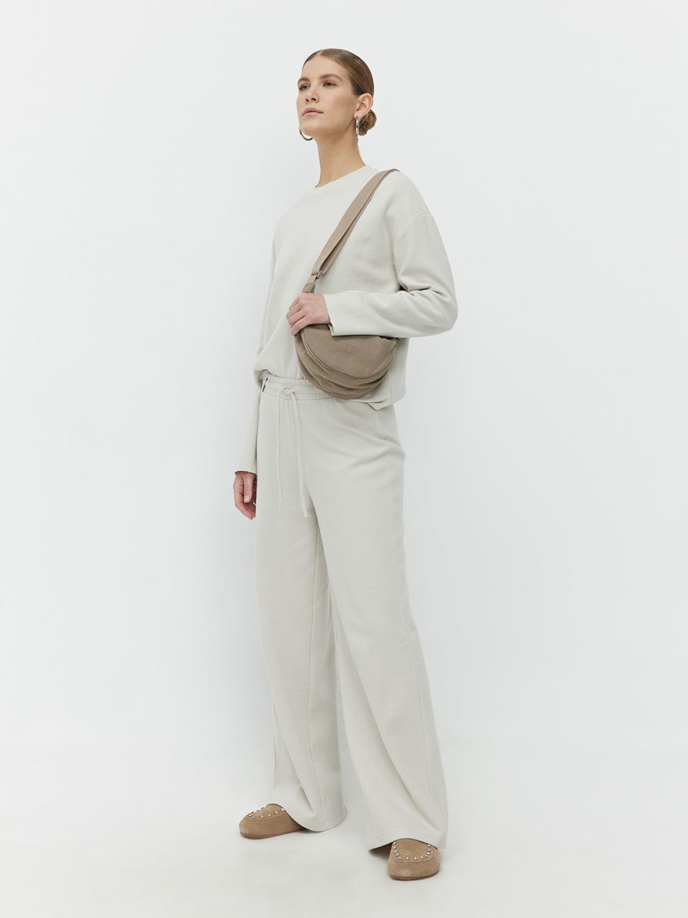 מכנסיים מבד סריג רך