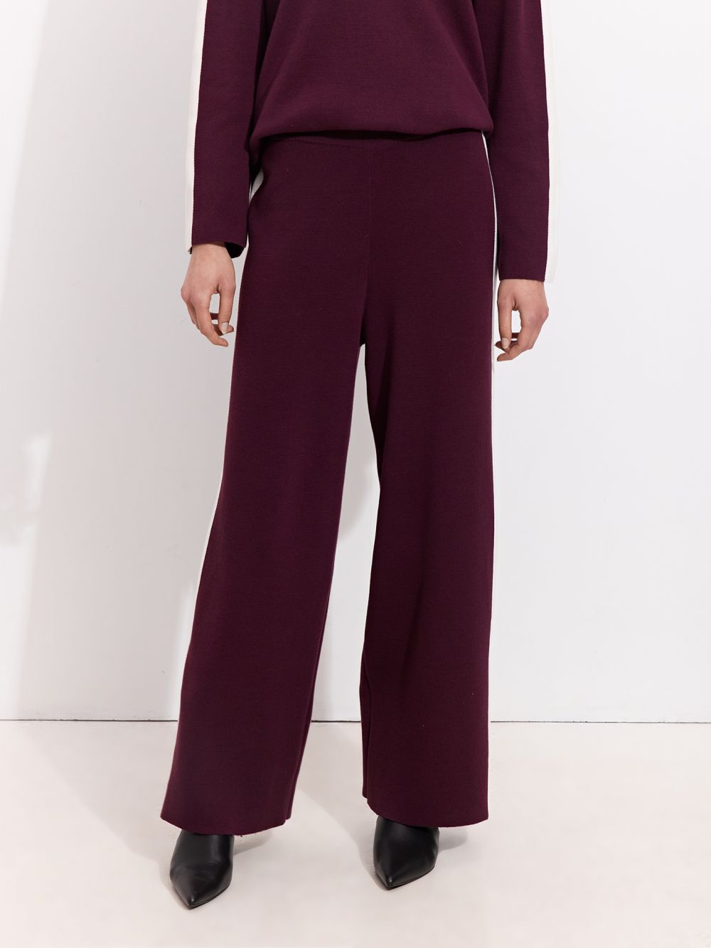 מכנסי סריג רחבות