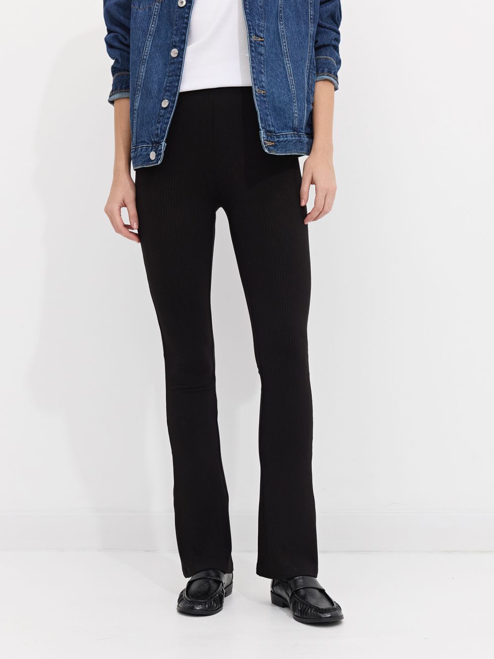 טייץ מתרחב מבד ריב