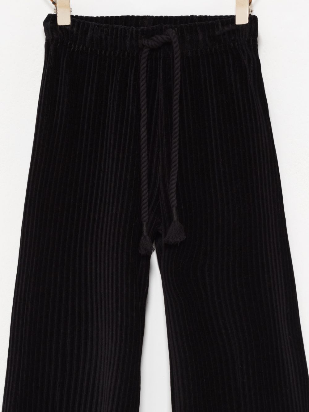 מכנסים מתרחבים