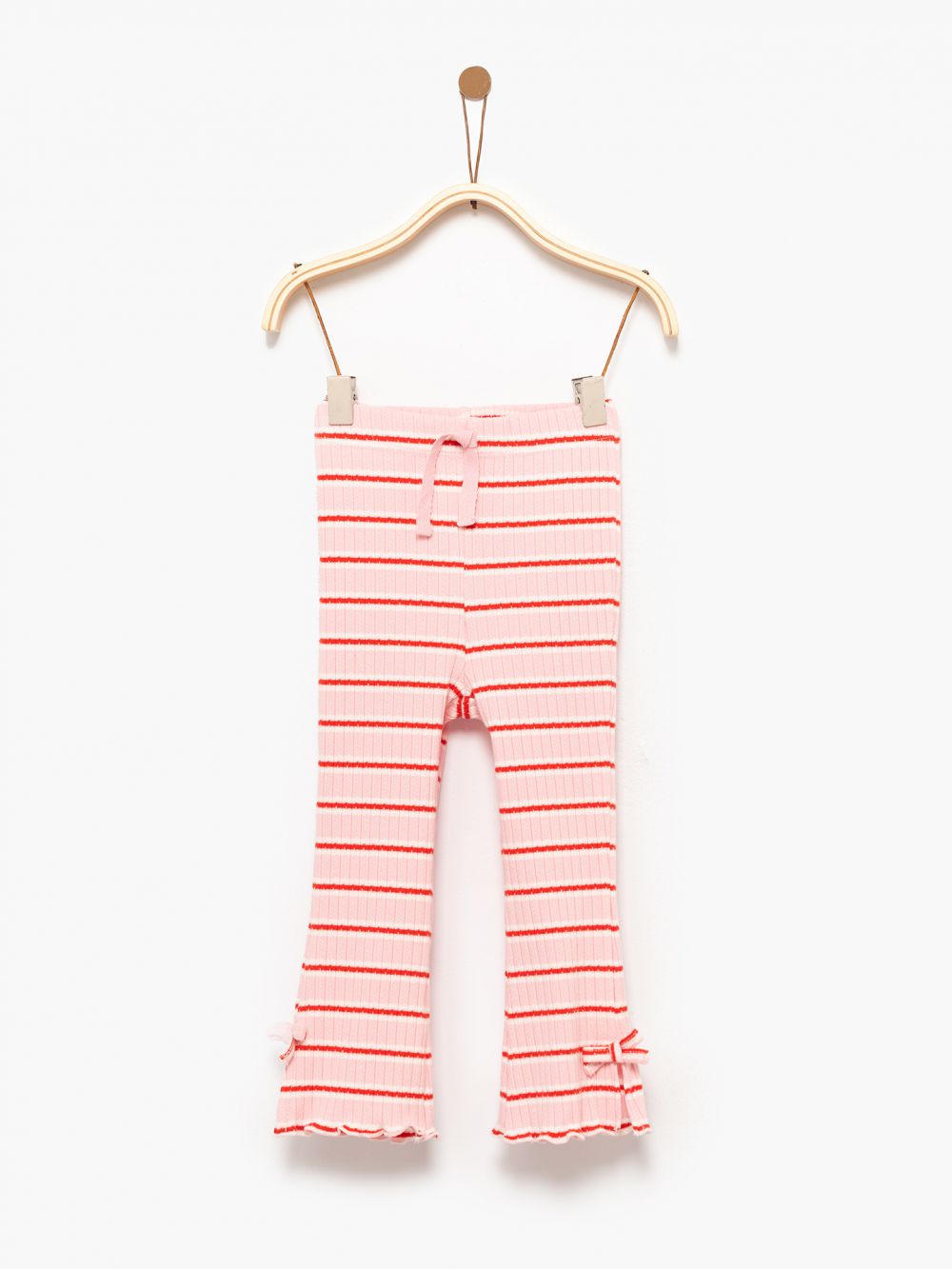 טייץ מתרחב עם שסע ופפיון