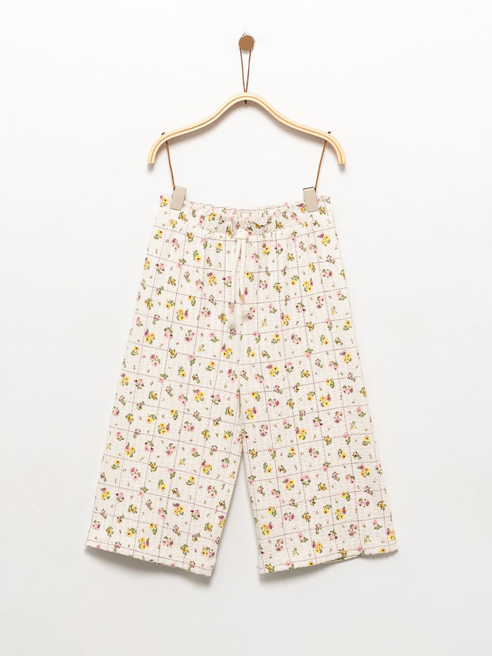 מכנסיים עם WIDE-LEG