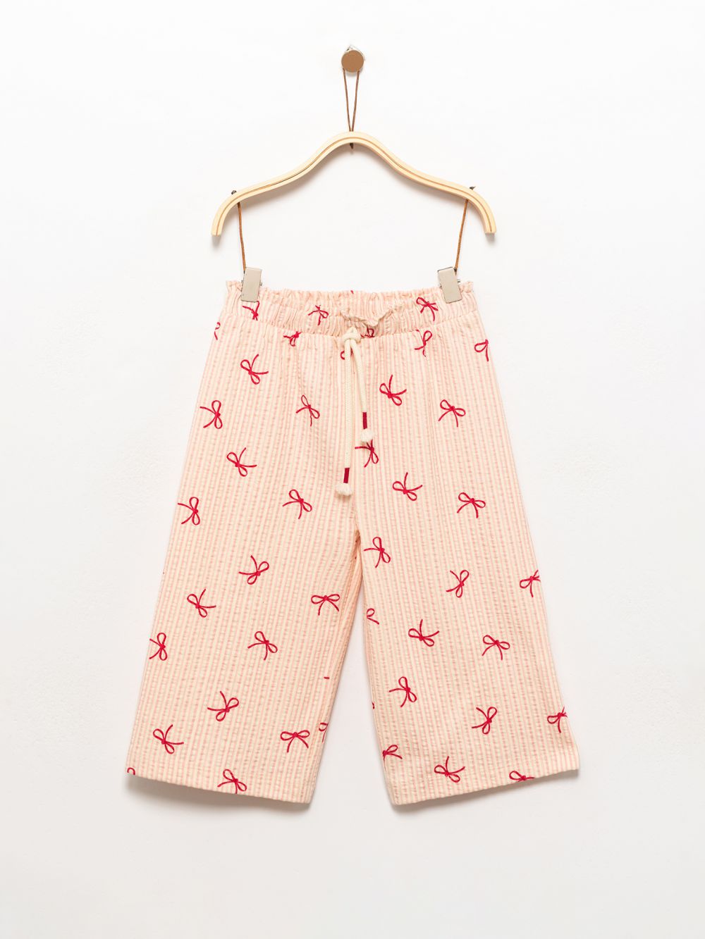 מכנסיים עם WIDE-LEG