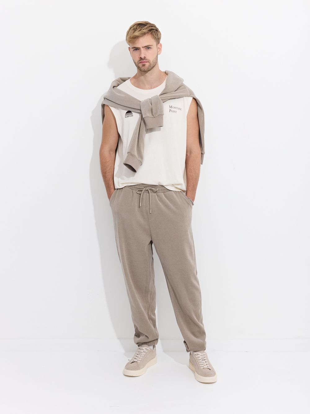 מכנסי JOGGER עם טקסטורה