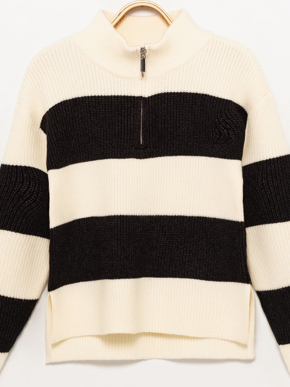 סריג צווארון גבוה