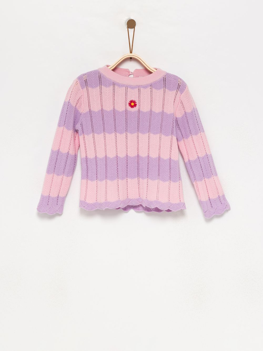 סריג פסים עם רקמה