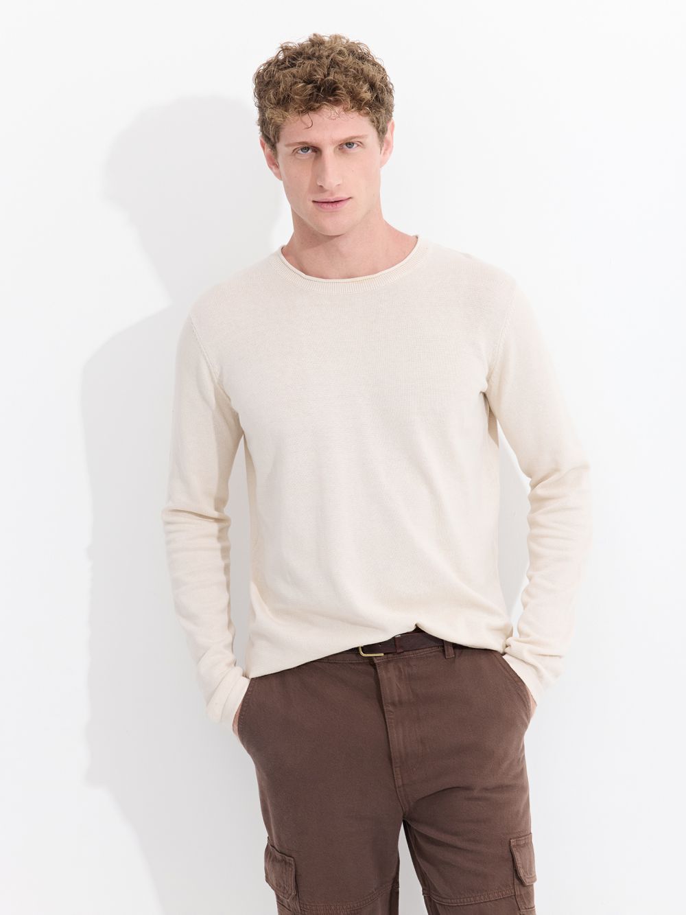 סריג עם צווארון מסתלסל