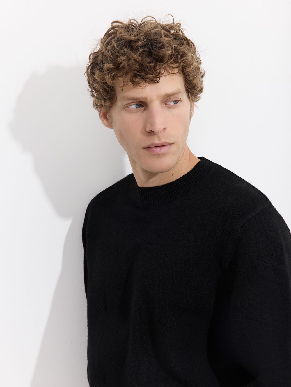 סריג עם צווארון עבה