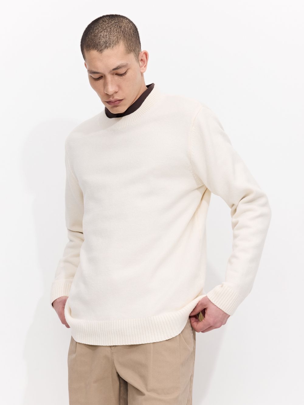 סריג עם צווארון עבה