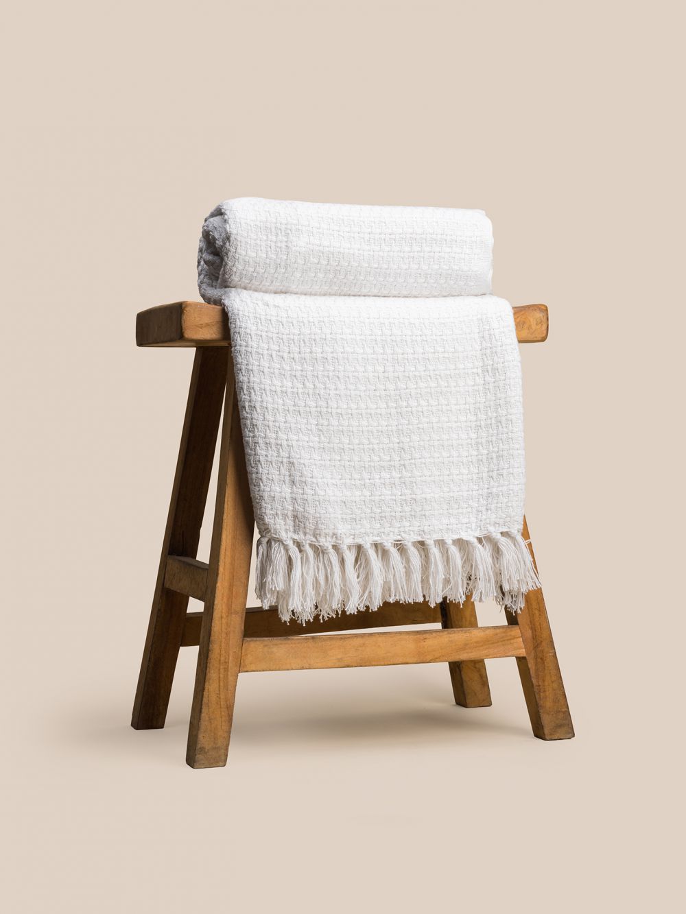 שמיכת טלווזיה עם טקסטורה לבנה  130X180CM