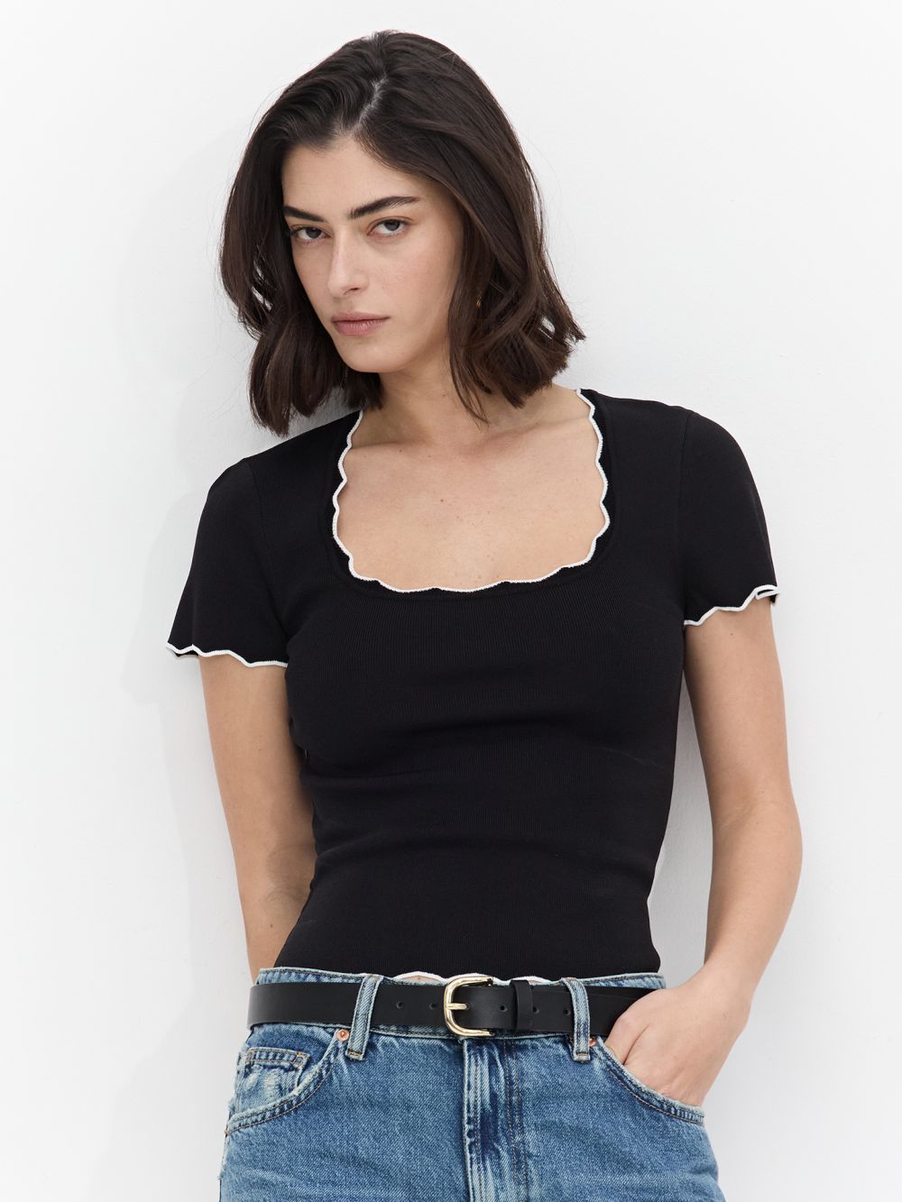 חולצת סריג עם צאוורון עגול