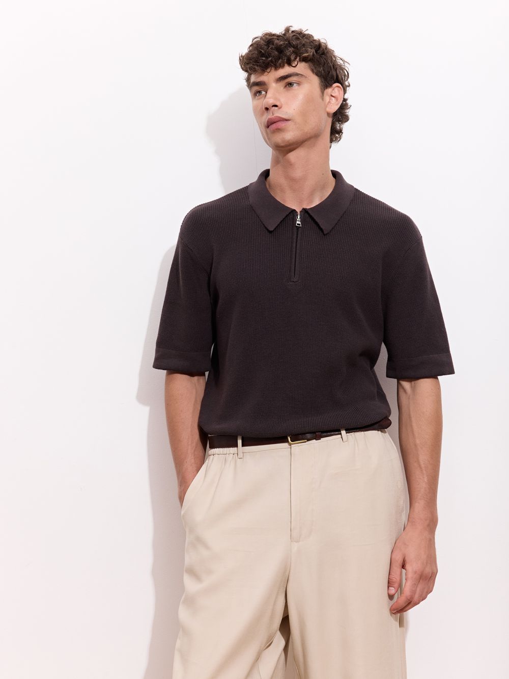 סריג שרוול קצר עם רוכסן