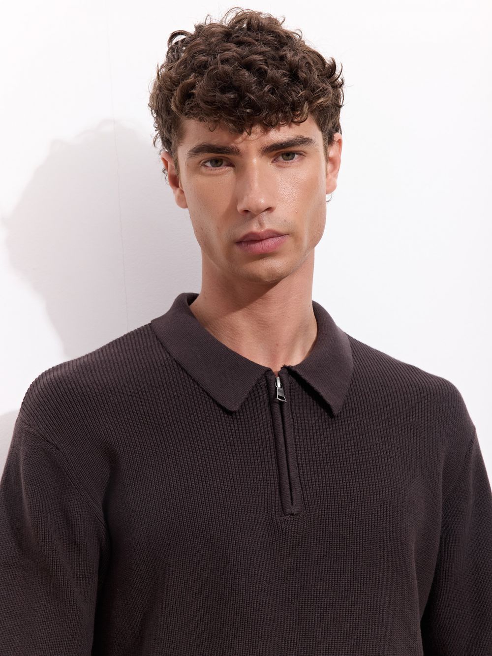 סריג שרוול קצר עם רוכסן