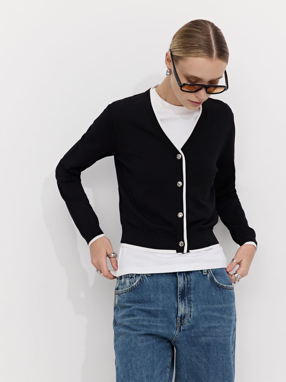 קרדיגן עם כפתורים