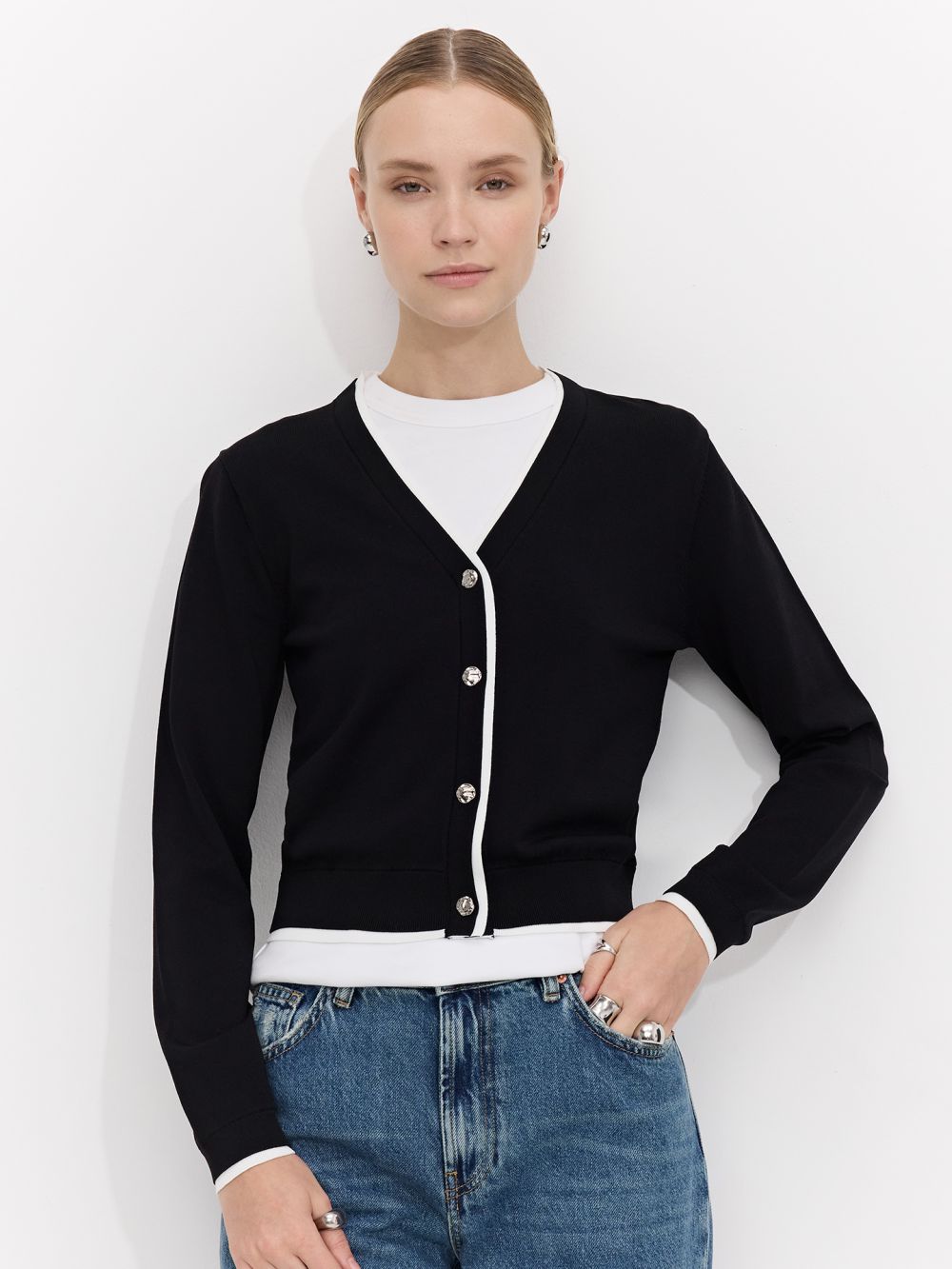 קרדיגן עם כפתורים