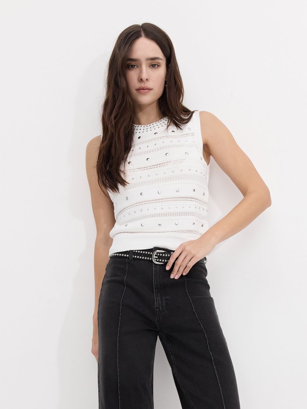 גופיית סריג עם ניטים