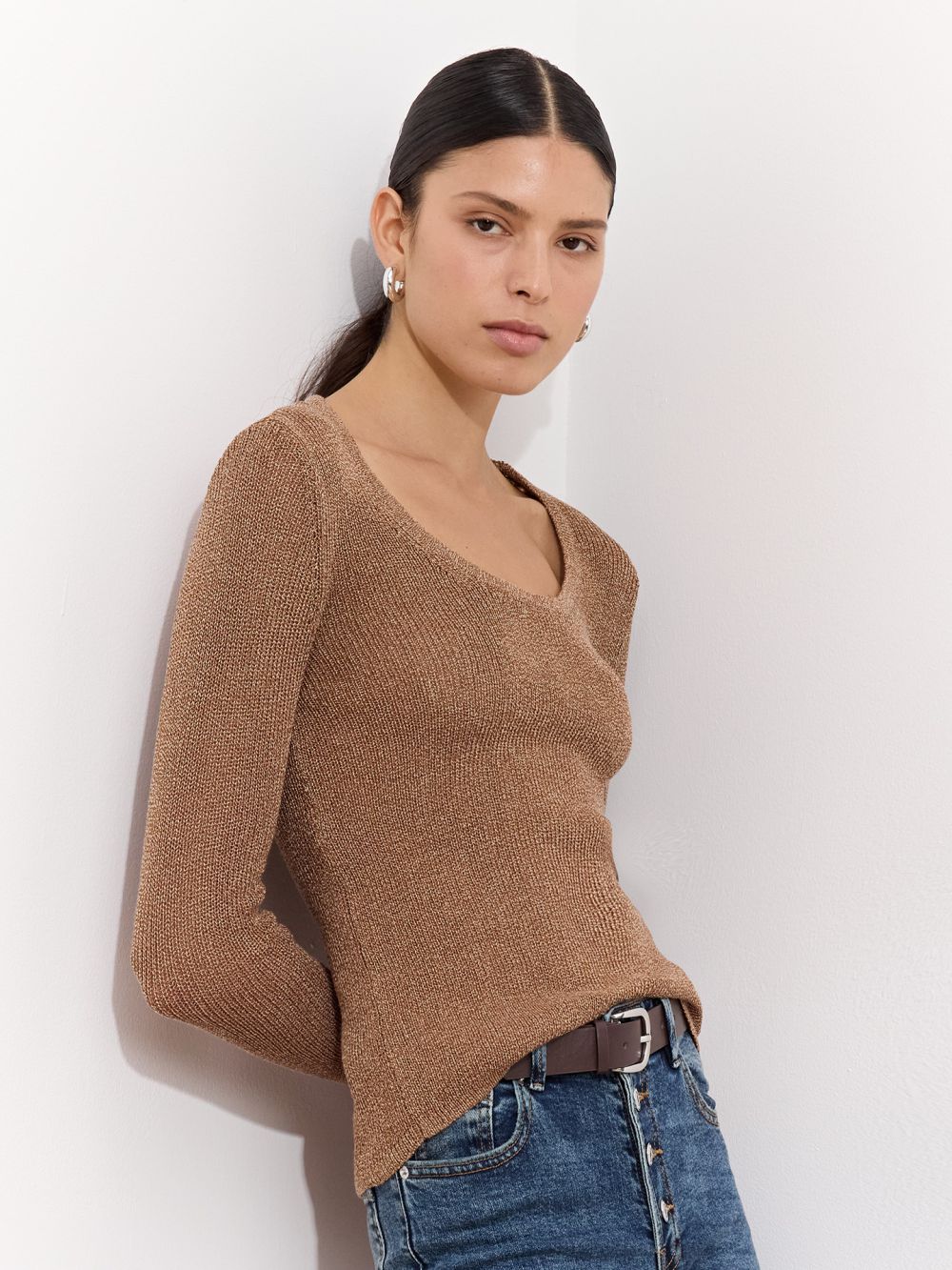 סריג עם מחשוף עגול