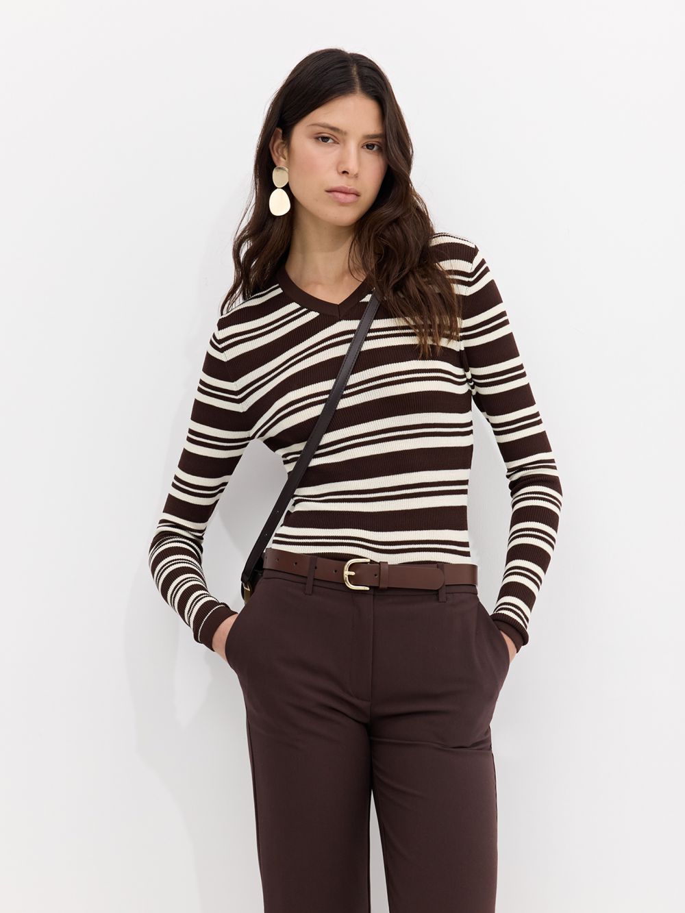 סריג ארוך עם צווארון V