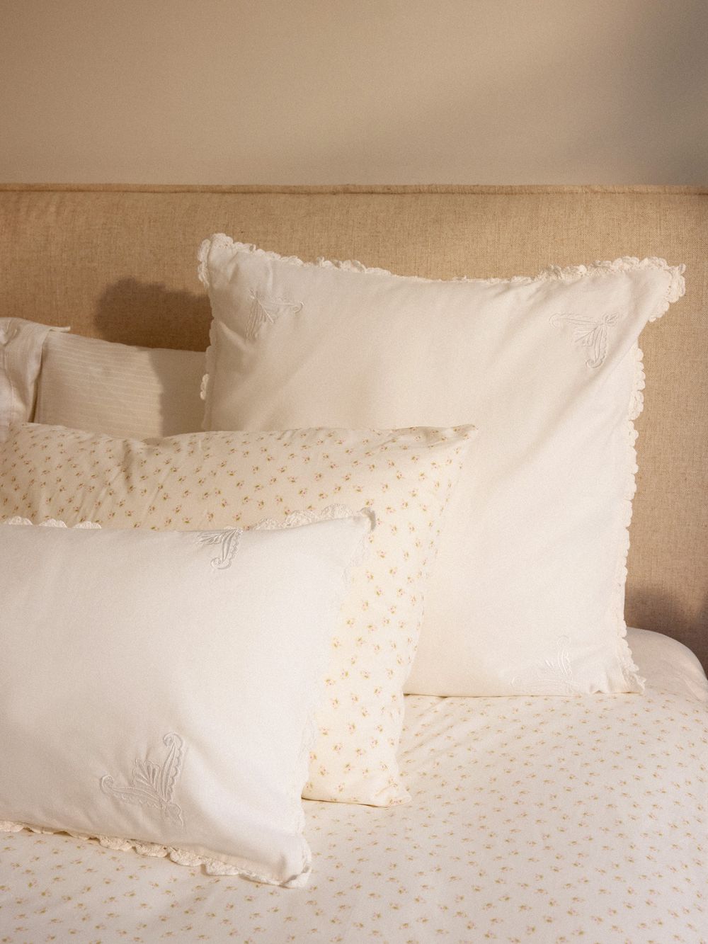 כיסוי לכרית 60X60CM תחרה שיין