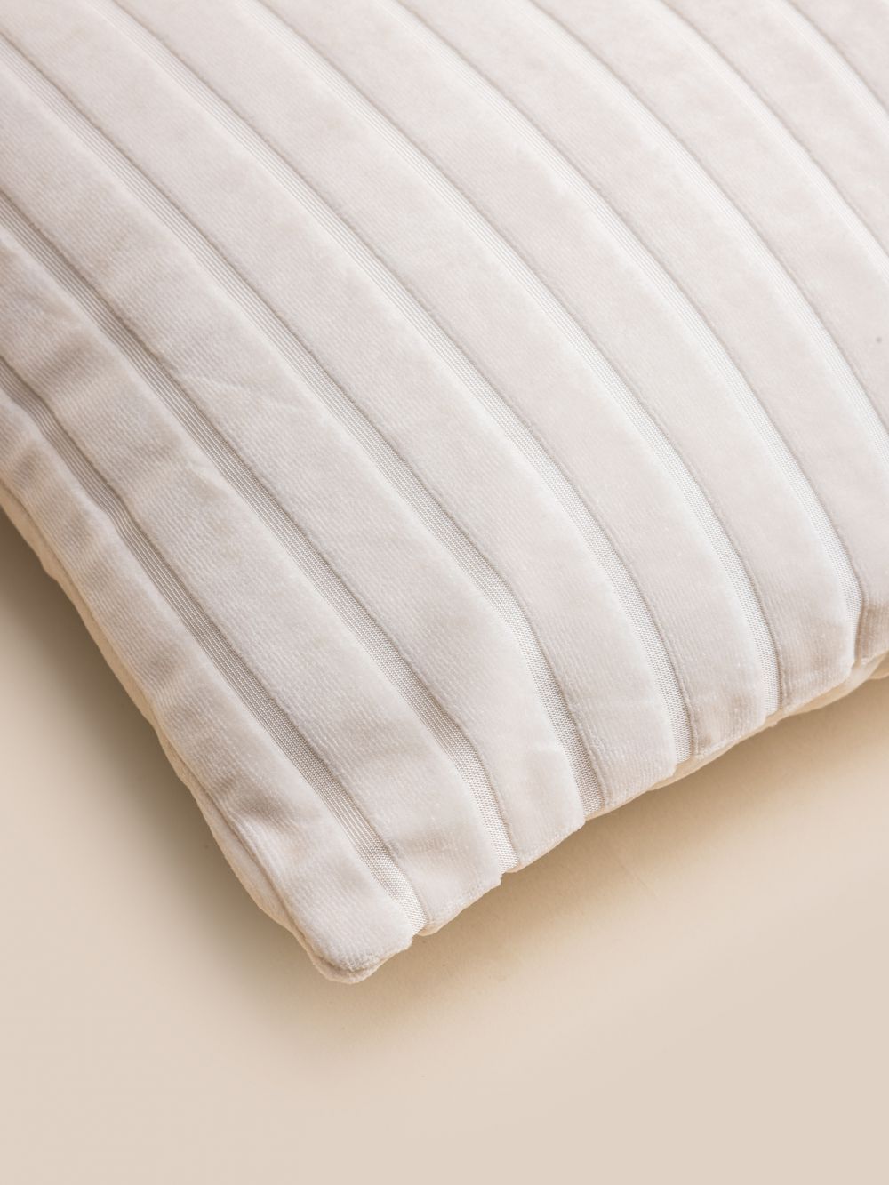 כרית נוי קטיפה פסים 40X60CM