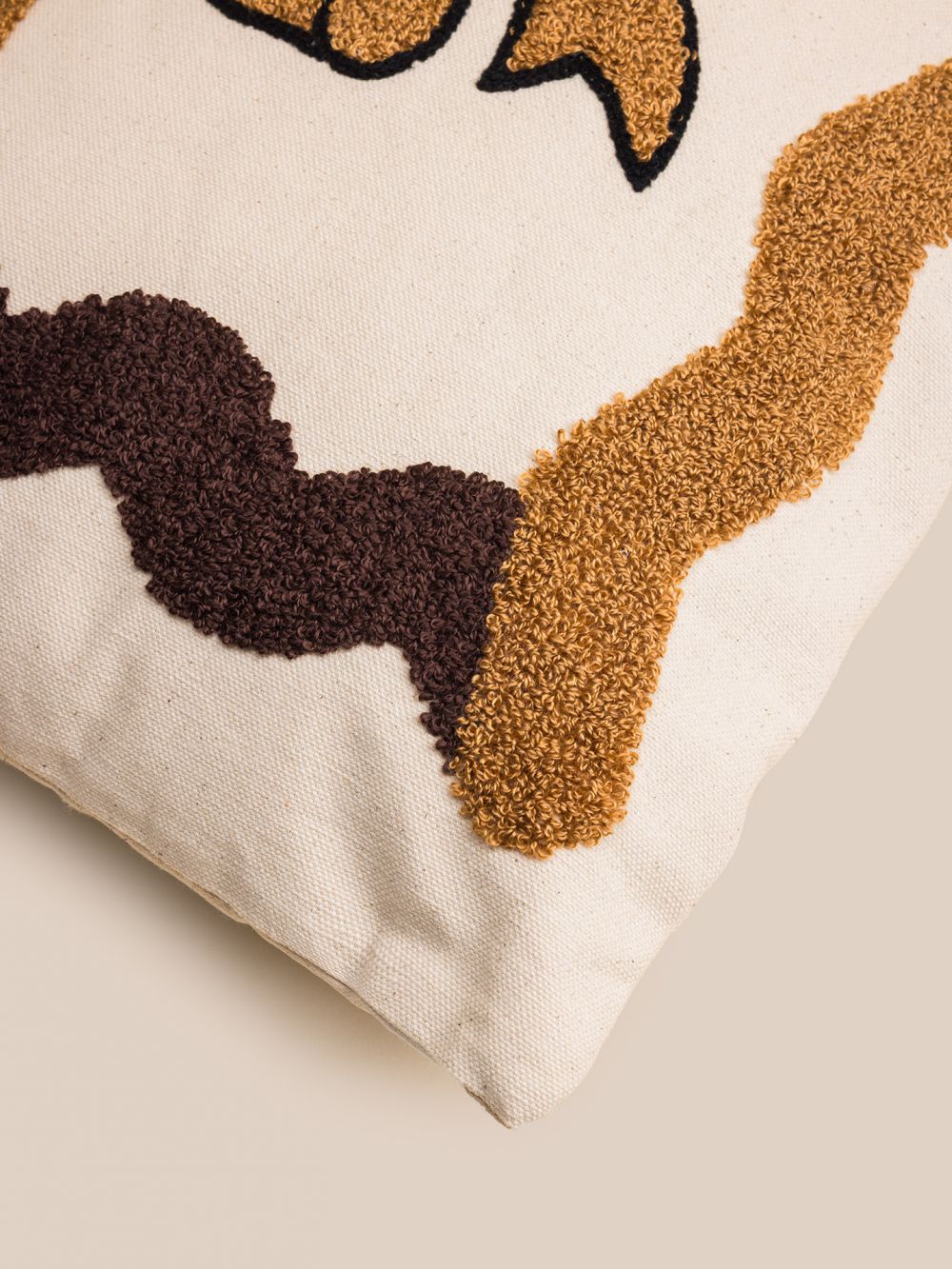 כרית נוי פפיון 30x50cm