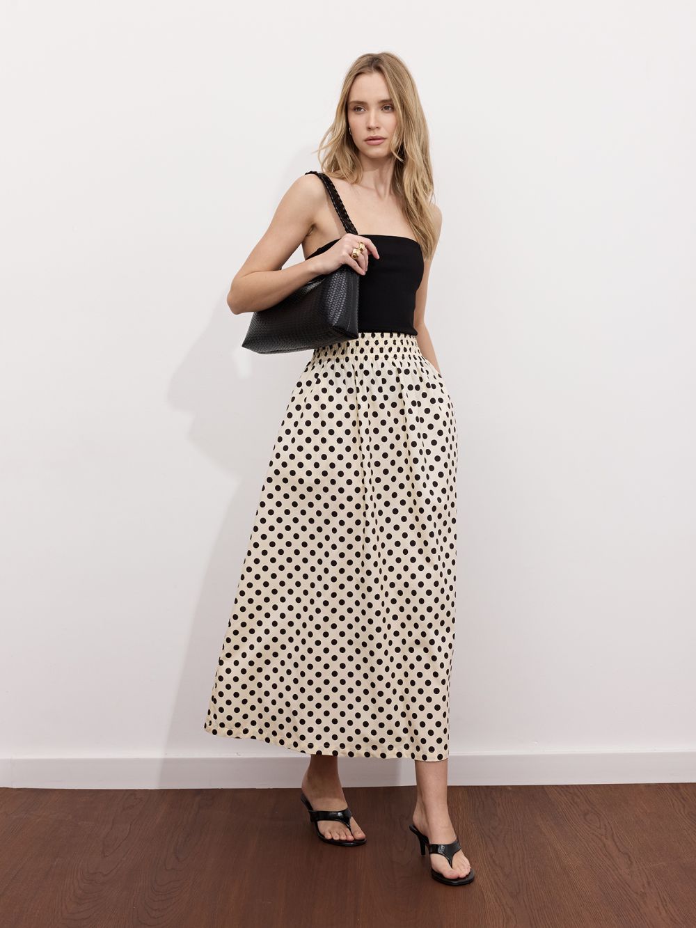 חצאית מידי נקודות עם שסע