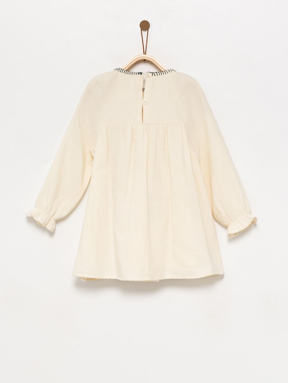 שמלה רקמת פרחים