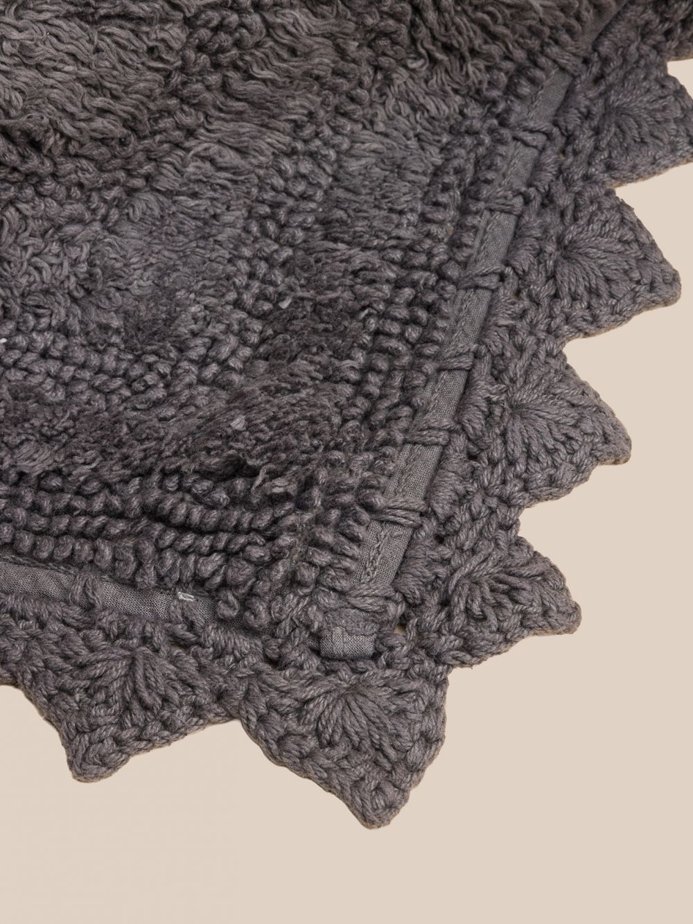 שטיח אבמטיה מלבני עם תחרה