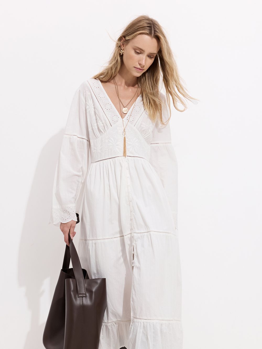 שמלת גלבייה באורך מידי עם רקמות