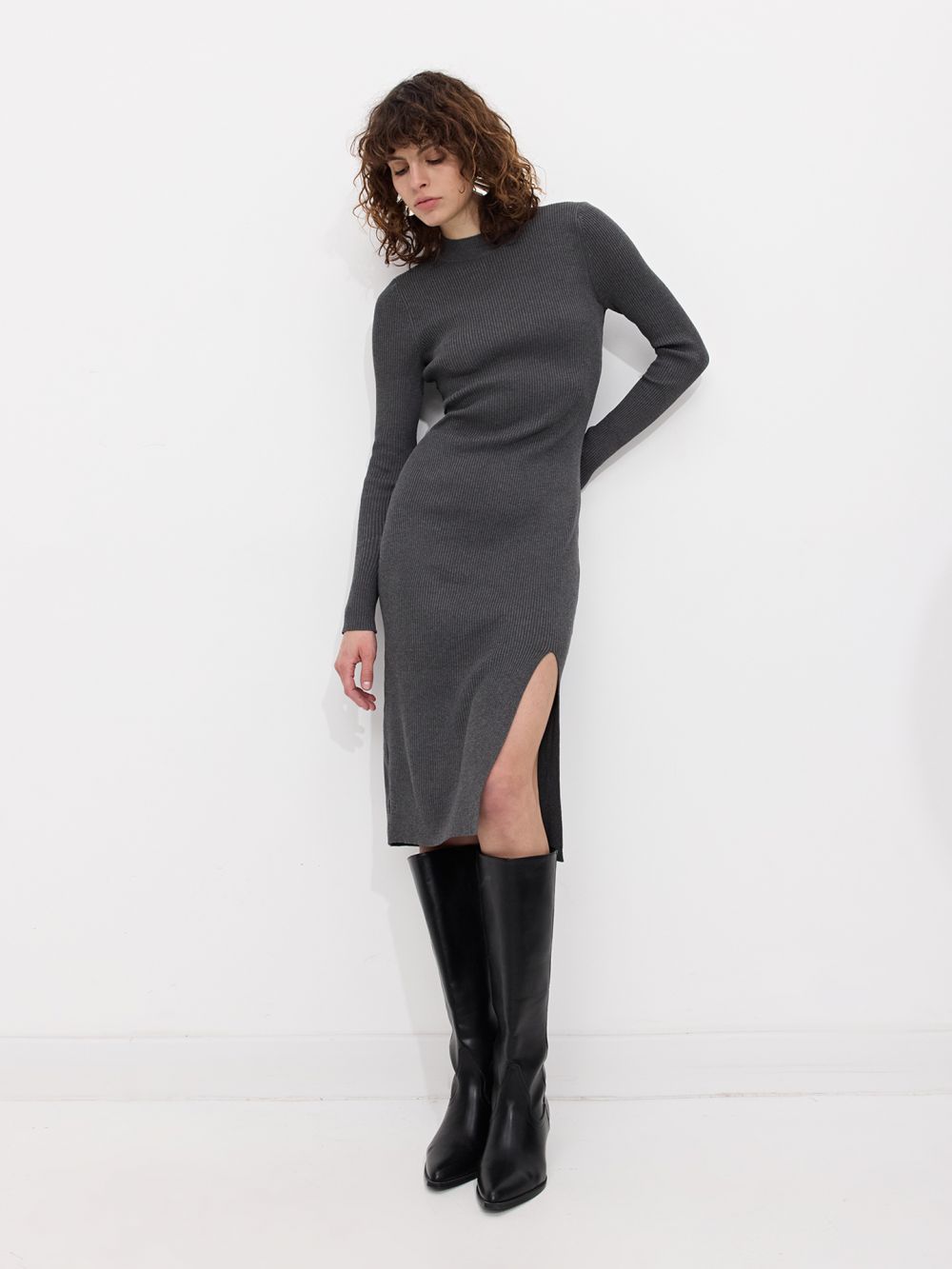 שמלת סריג מידי