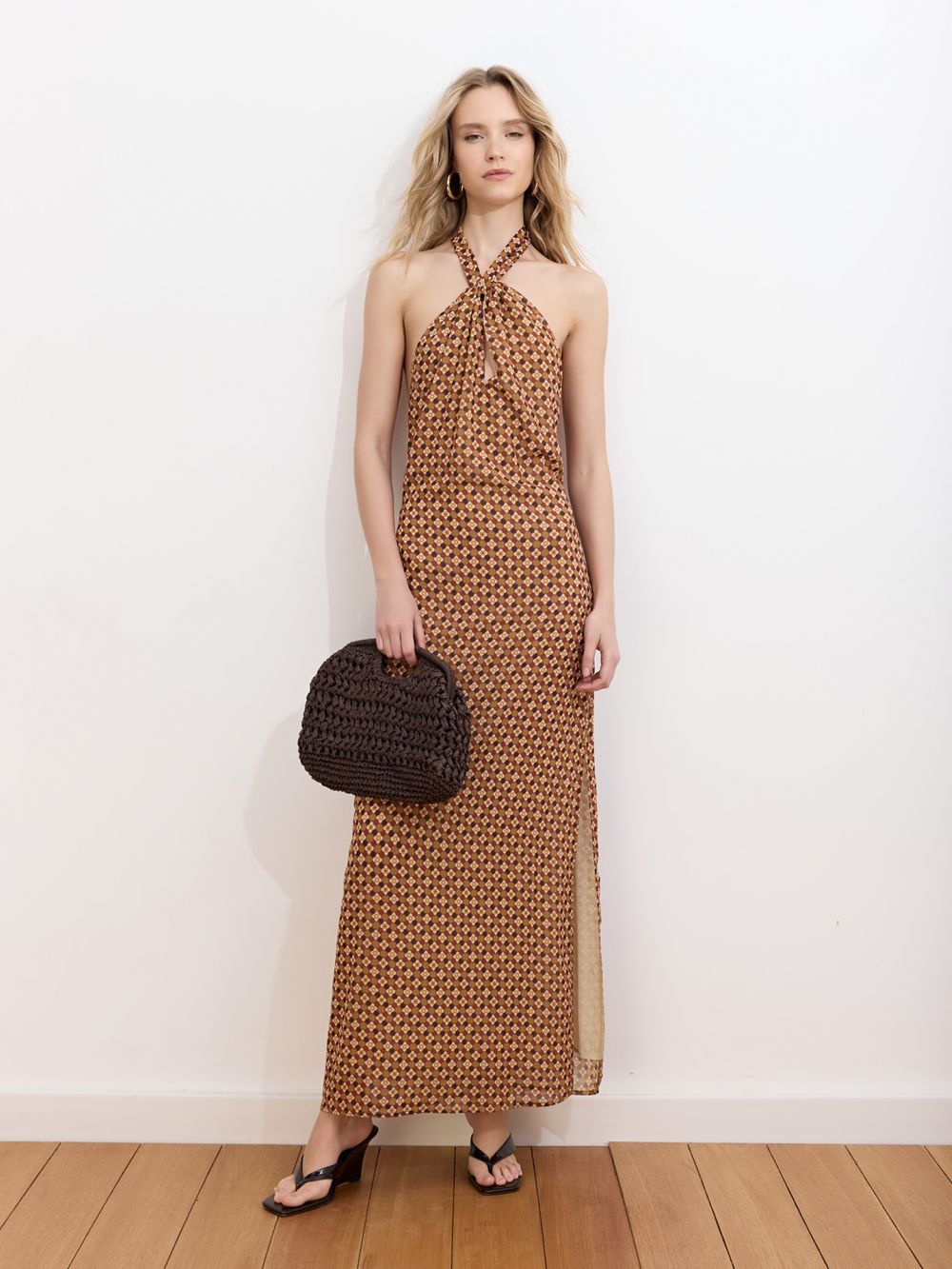 שמלת קולר מקסי