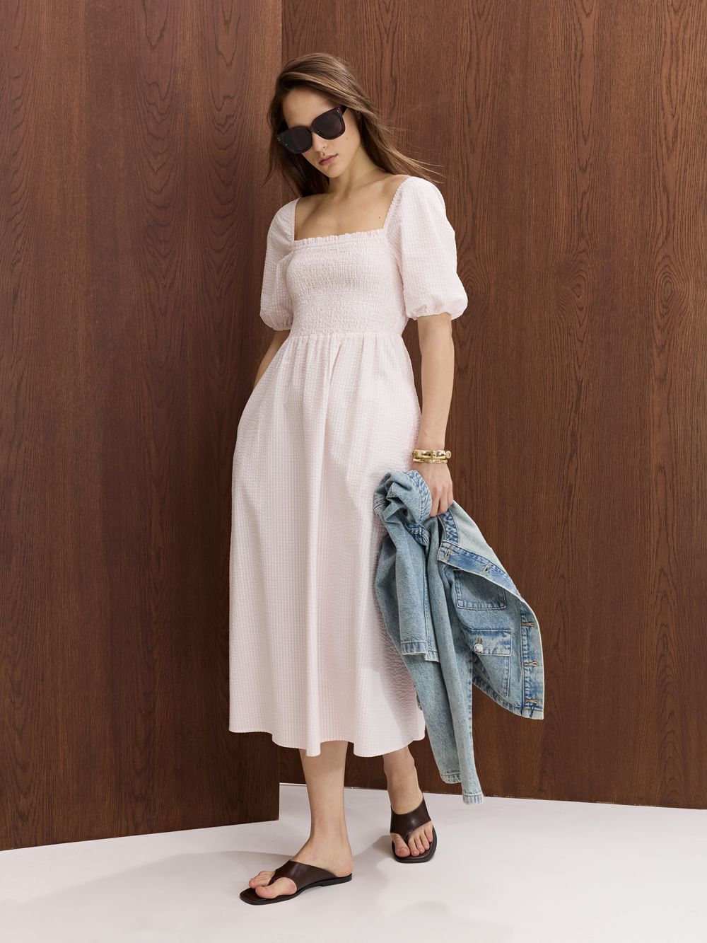 שמלת כיווצים עם שרוולים