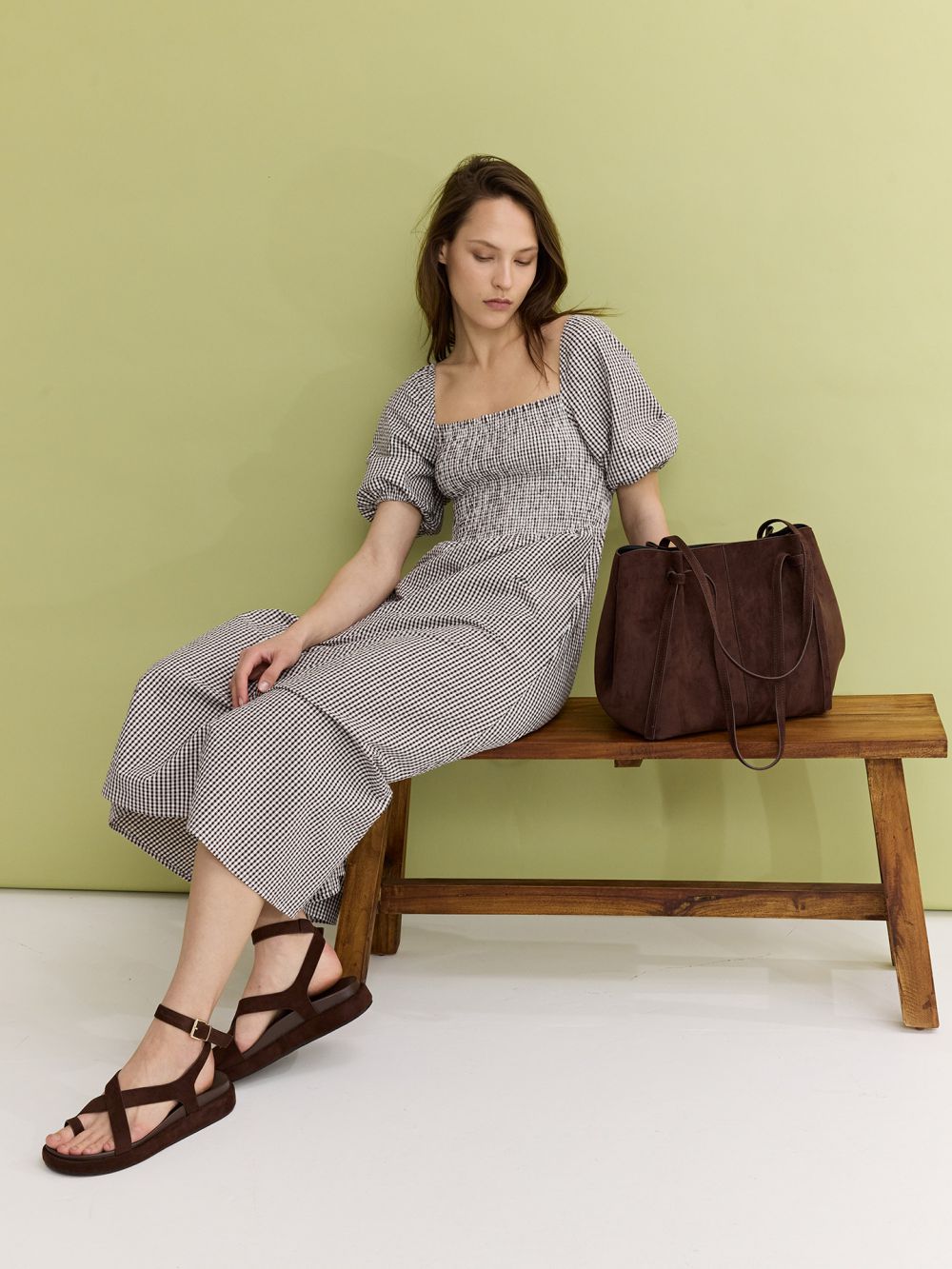 שמלת כיווצים עם שרוולים