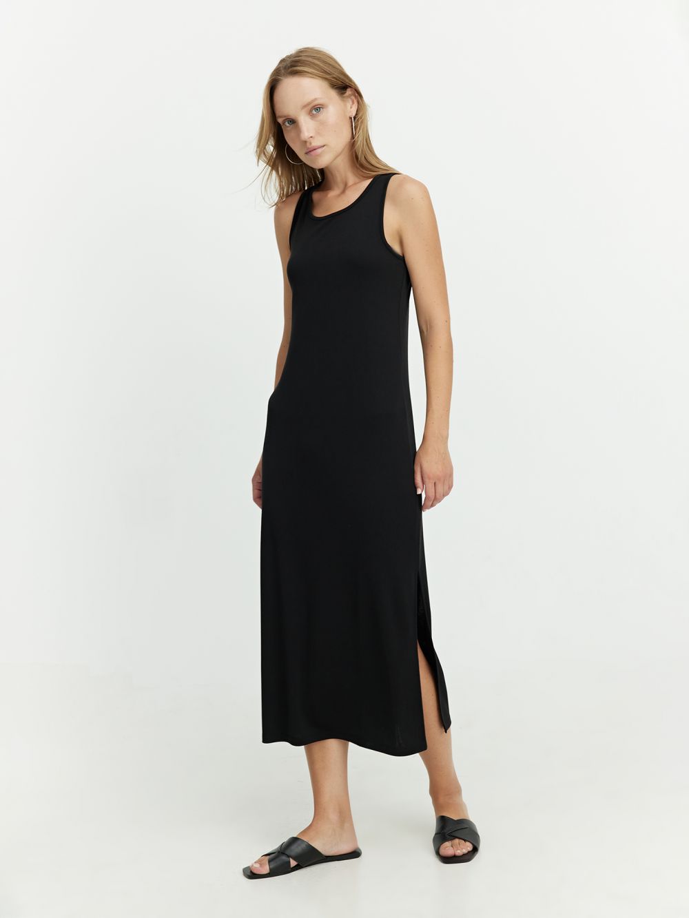 שמלת גופיה עם שסע