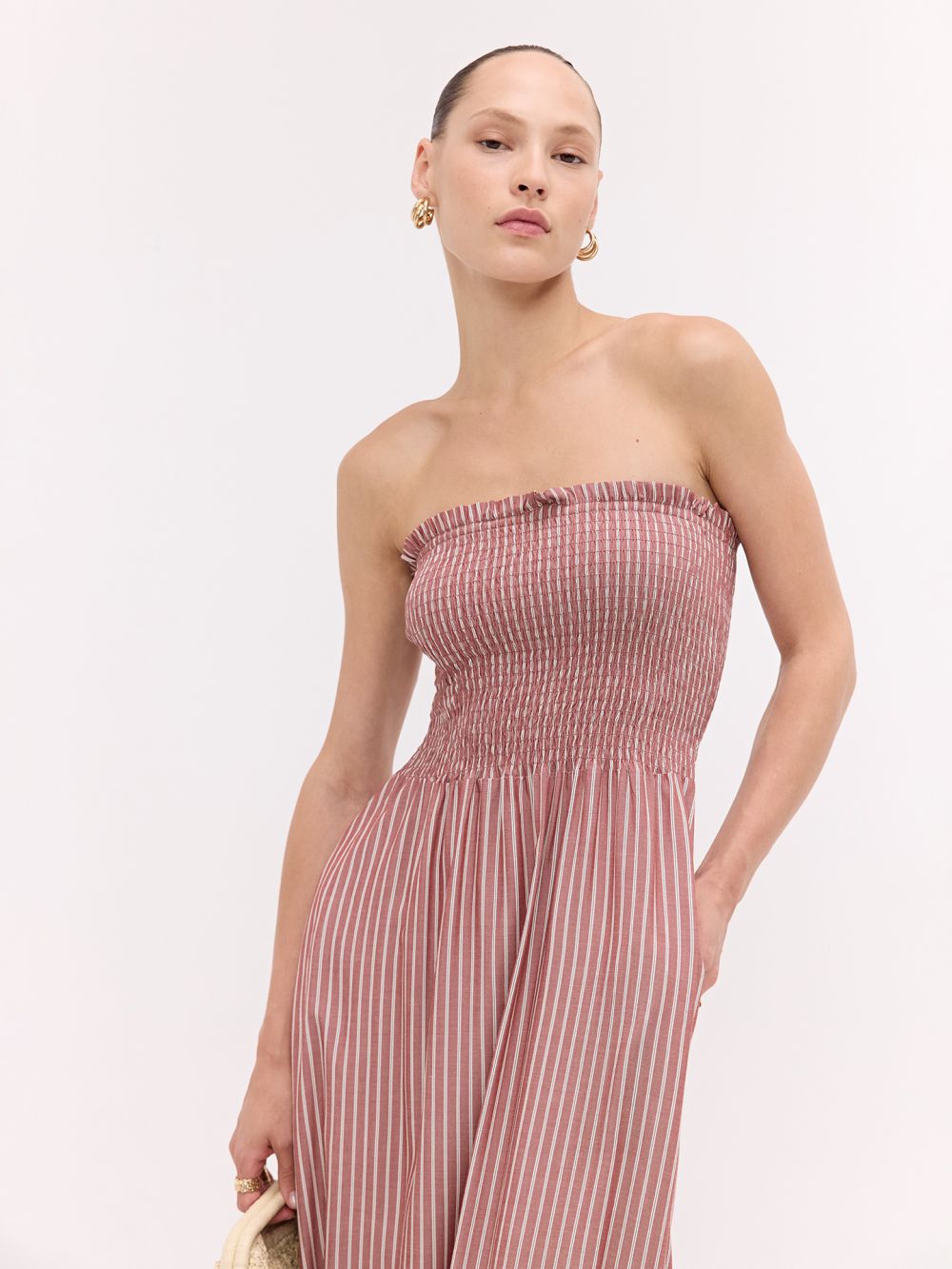 שמלה סטרפלס עם פסים