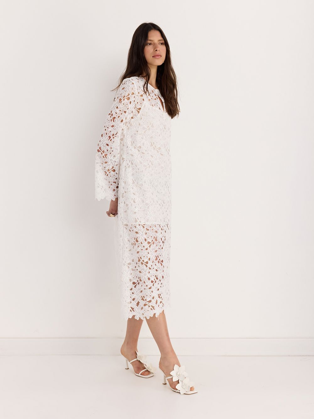 שמלת מקסי ברקמת פרחים