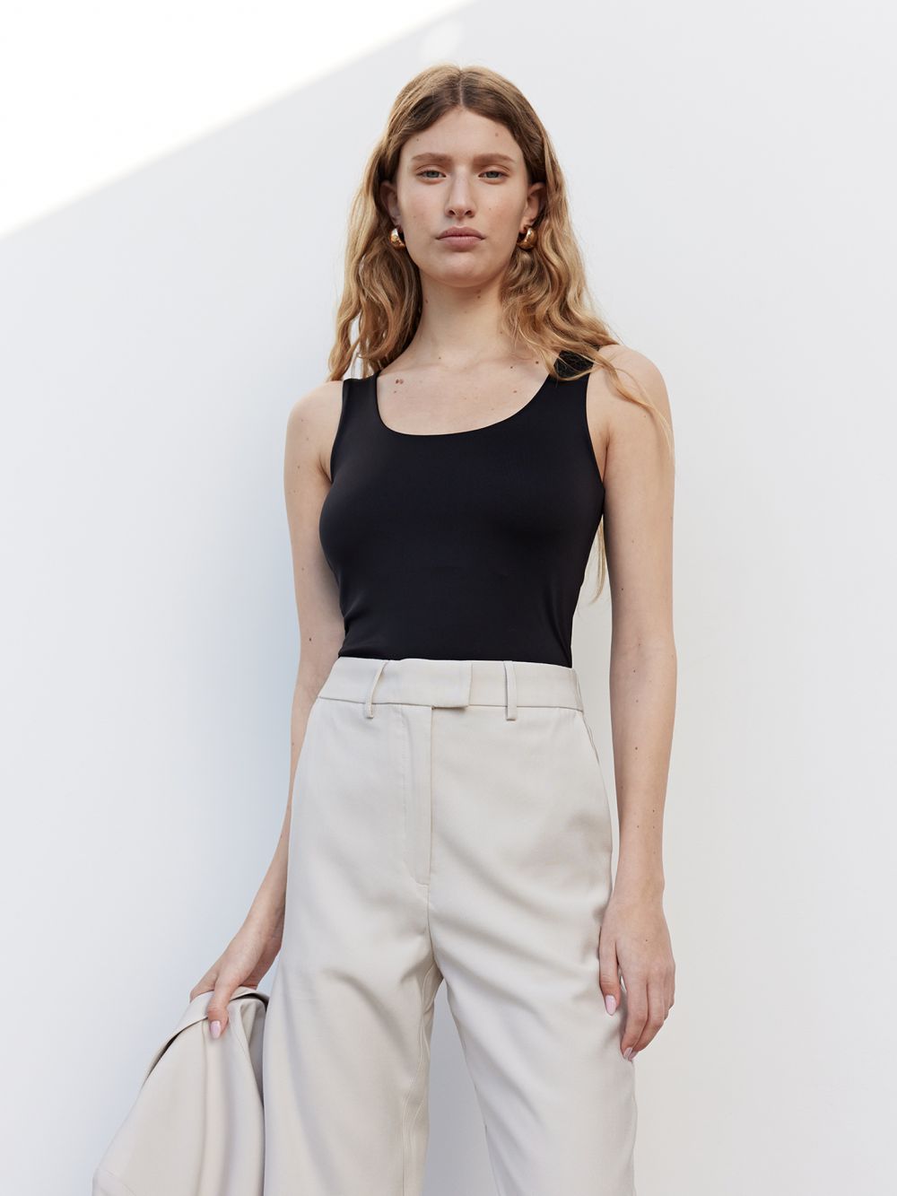 גופיה עם מפתח מרובע