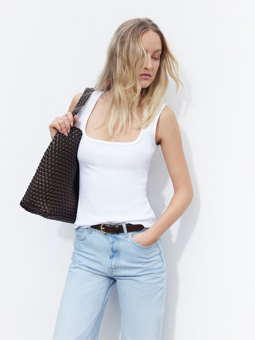 גופיה עם מפתח מרובע