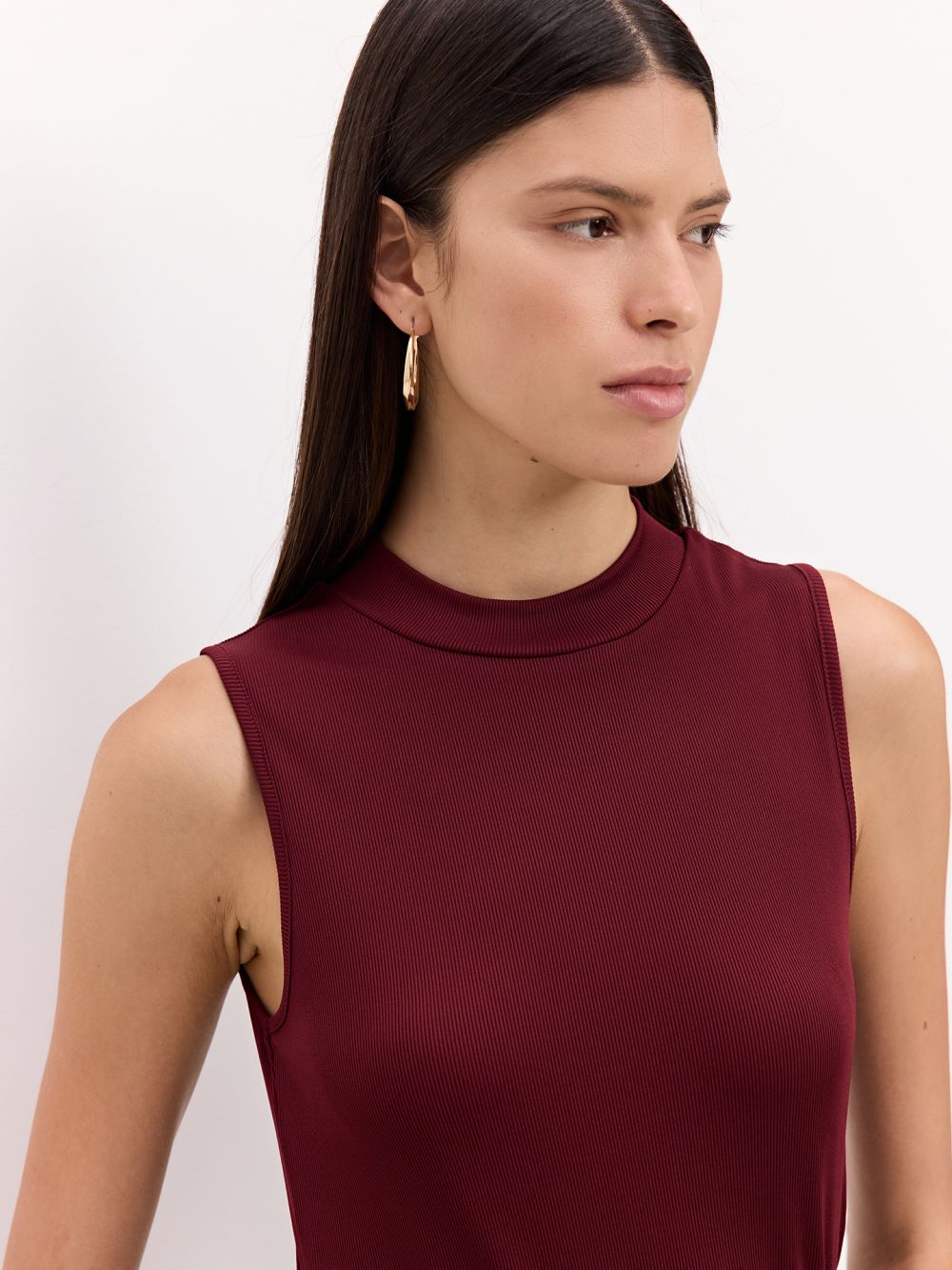 גופית ריב קריר צווארון גולף נמוך