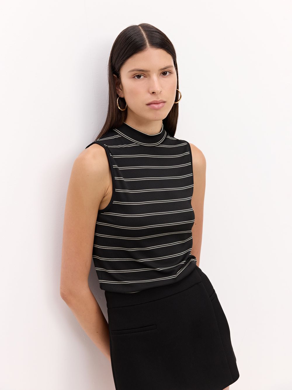 גופית ריב קריר צווארון גולף נמוך