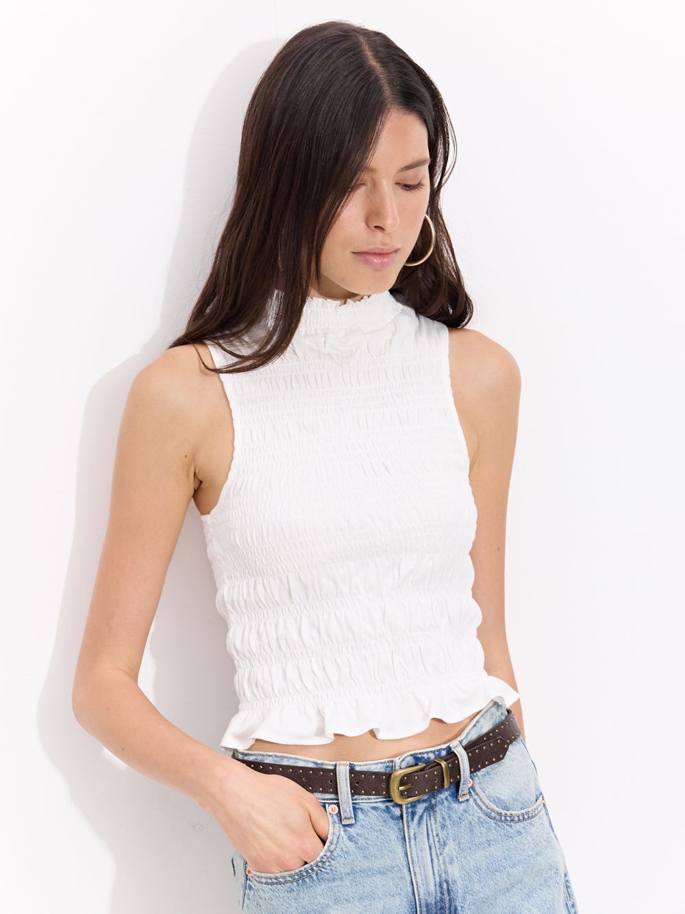 גופיה עם צווארון גבוה