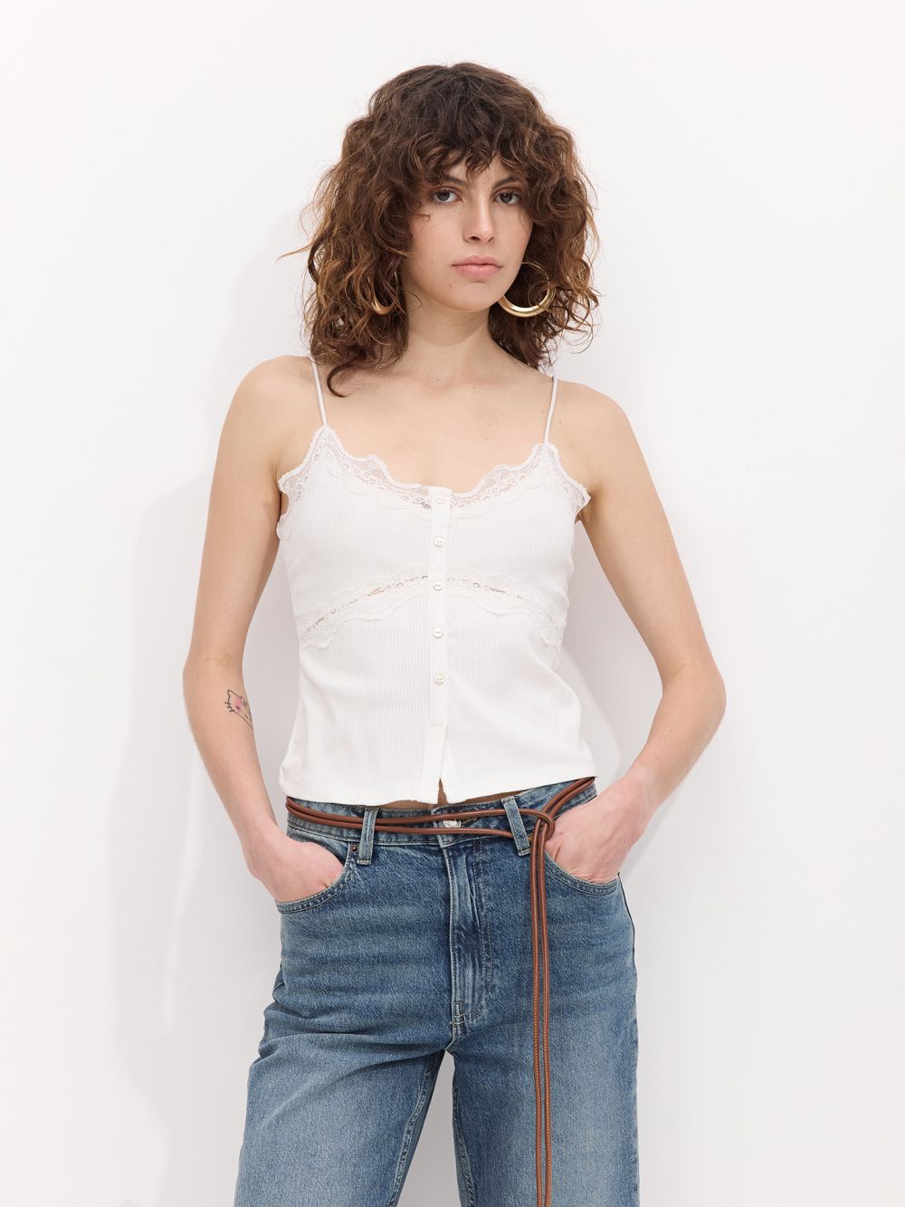 גופיית ריב עם תחרה