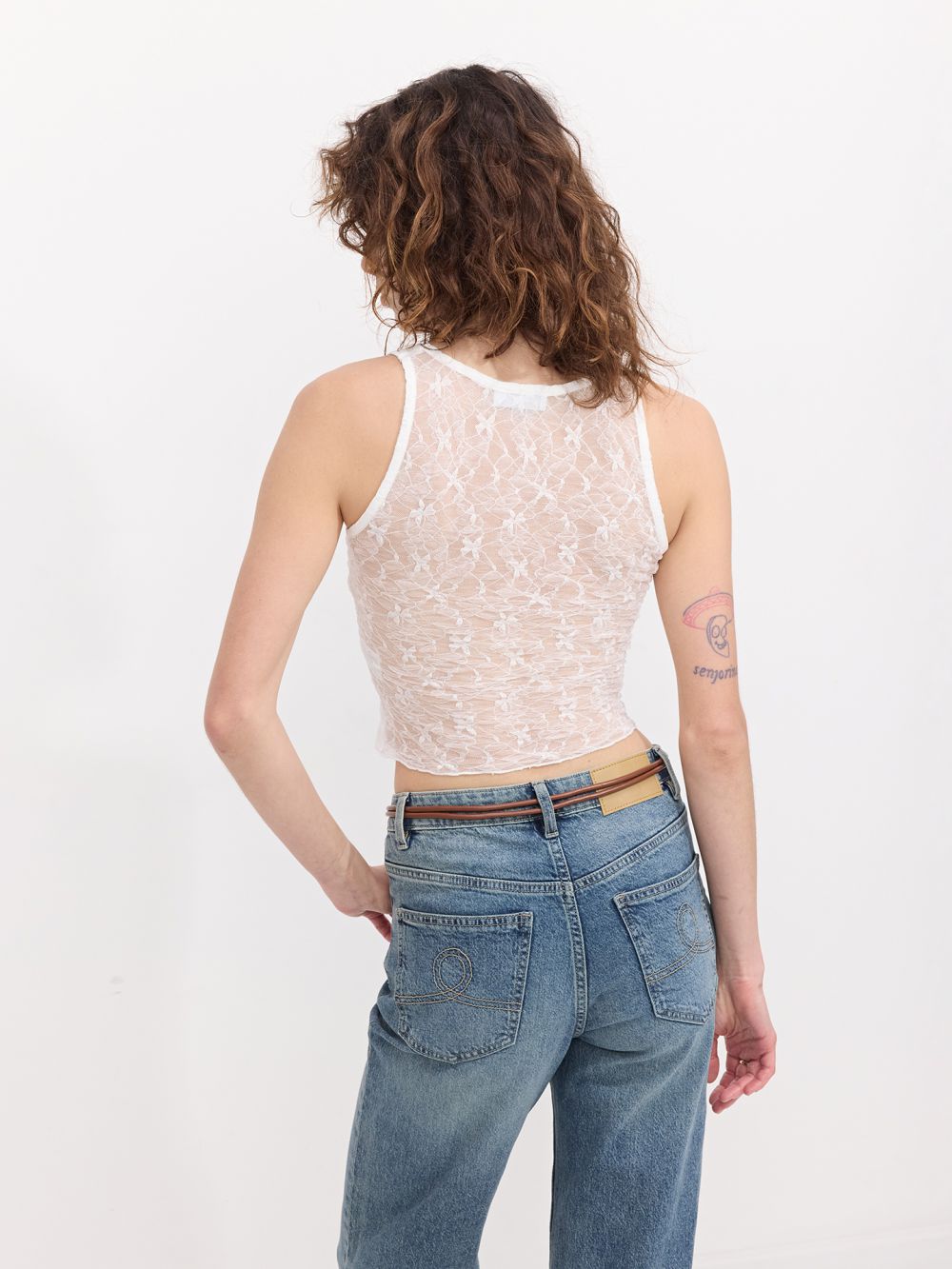 גופיה עם גב תחרה