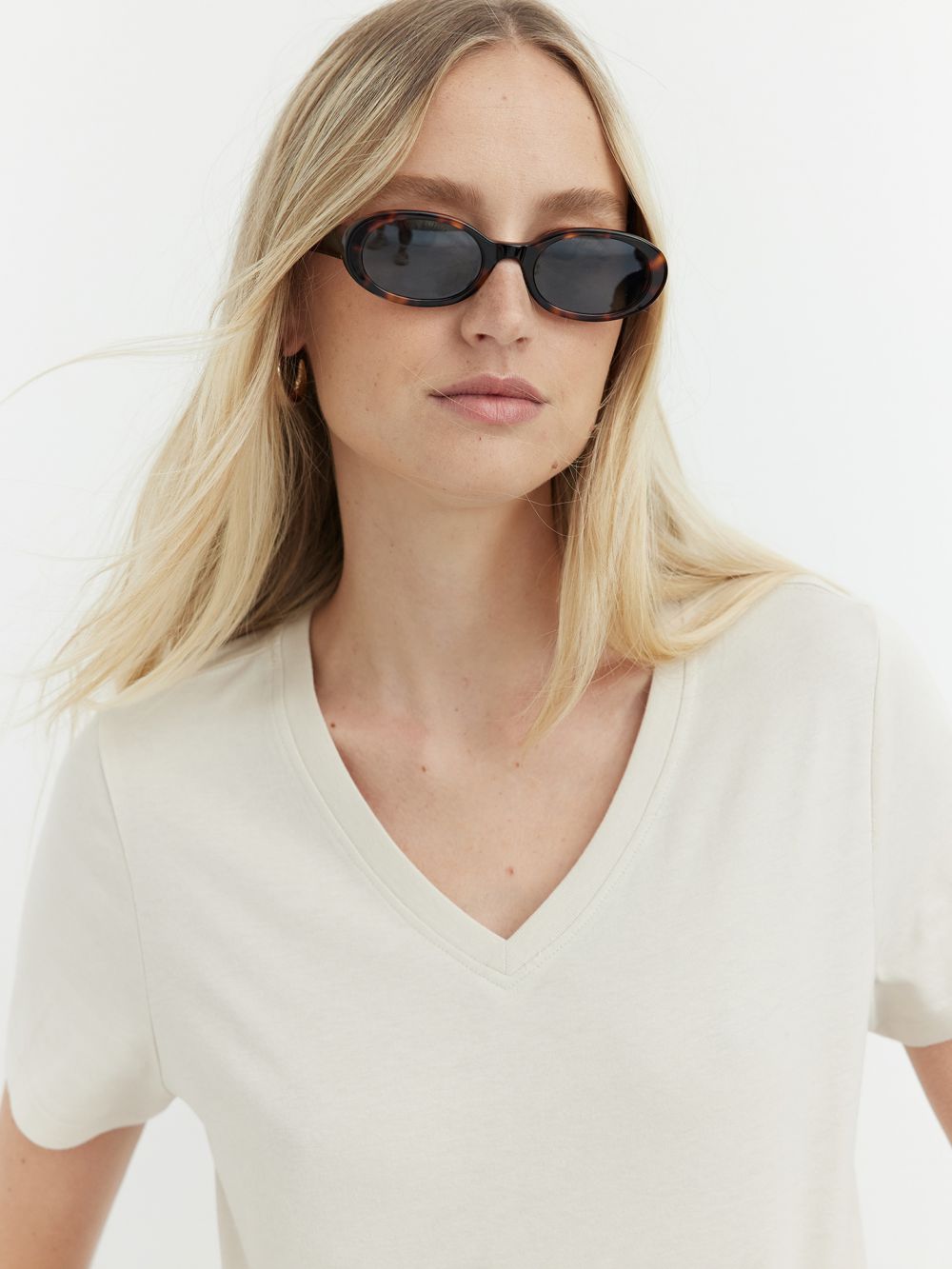 טי-שירט בייסיק מפתח V