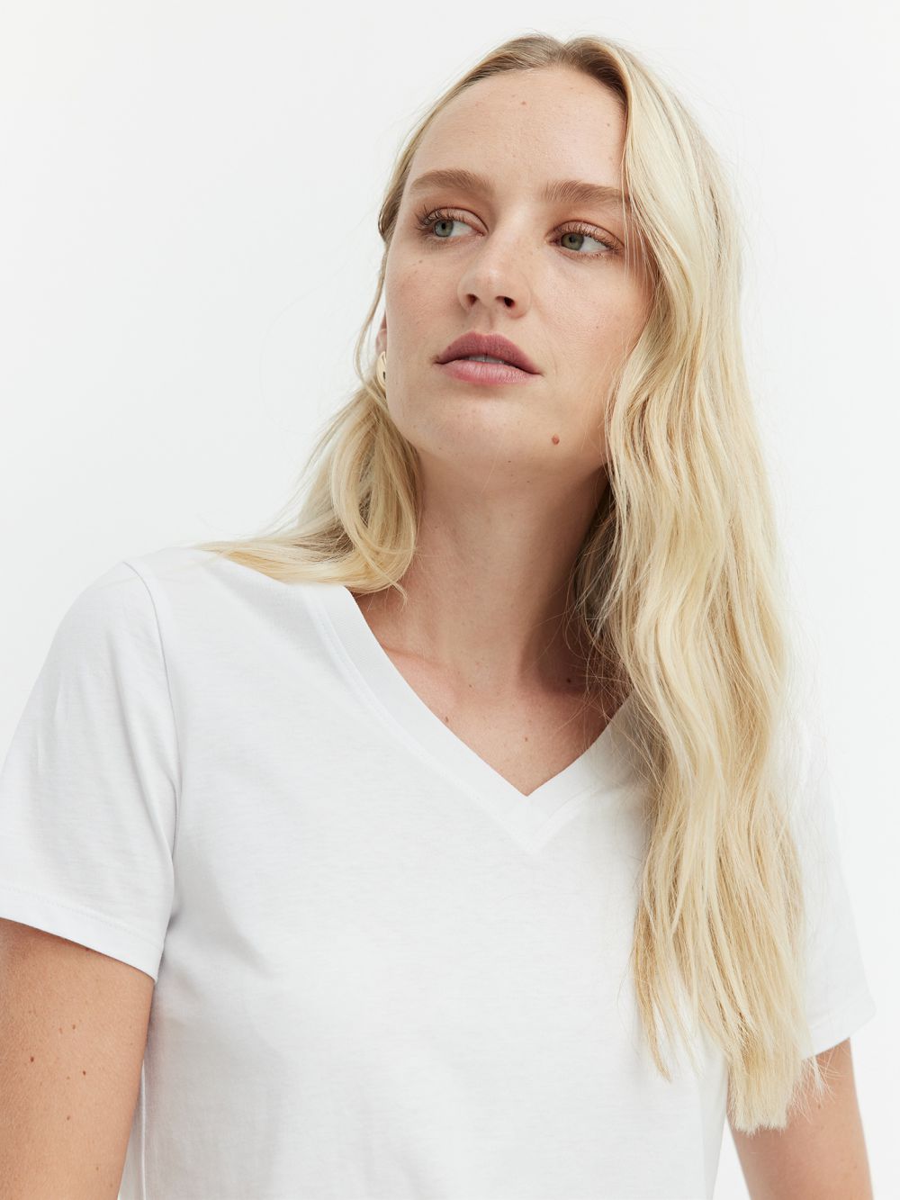 טי-שירט בייסיק מפתח V